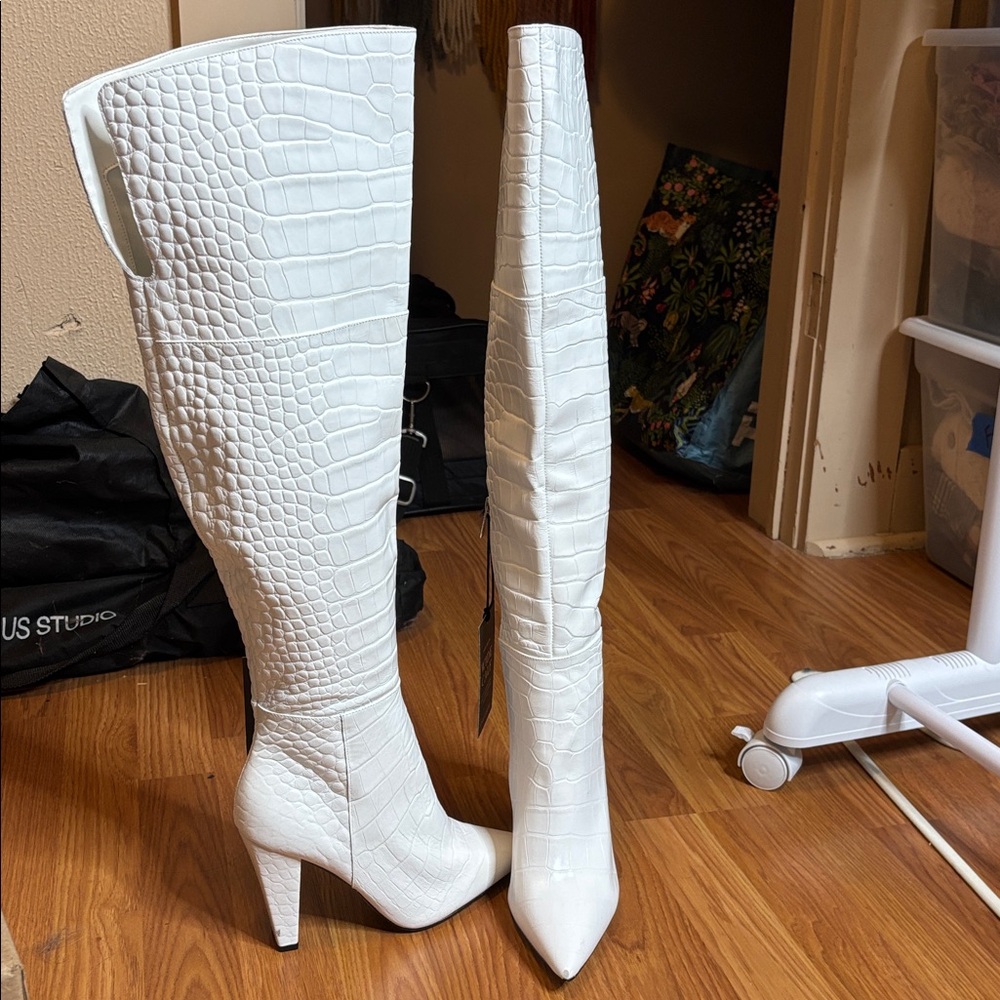 NWT Vince Camuto White Croc-Embossed OVER THE KNEE  Boots